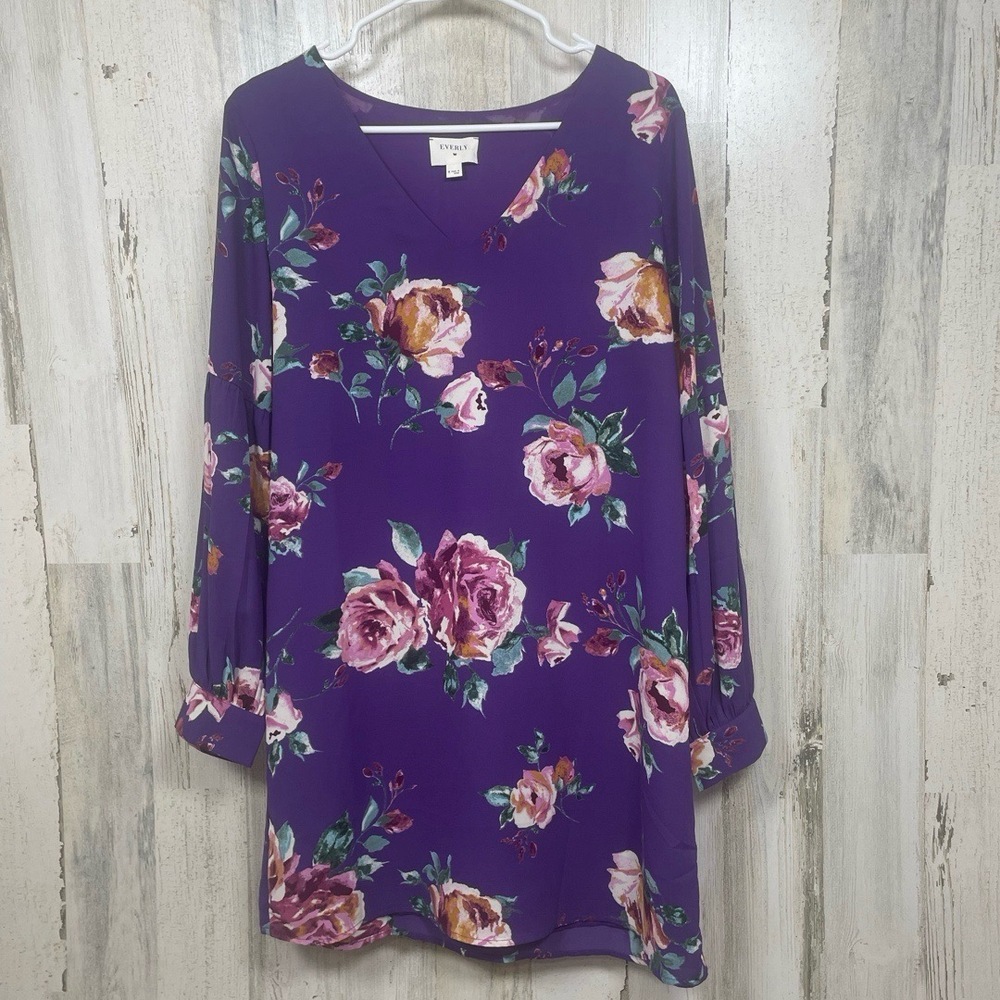 Everly Dress size M Purple Floral Long Sleeve V-Neck Roses Lined Anthropologie‎
